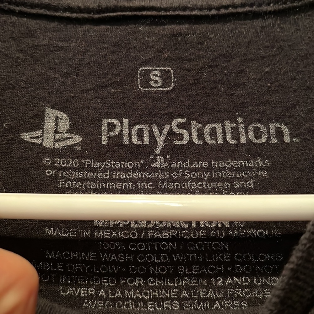 PLAYSTATION BLACK TEE - Picture 2 of 4